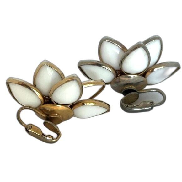 Vintage Milk Glass Flower Petal Clip on Earrings - Picture 2 of 6